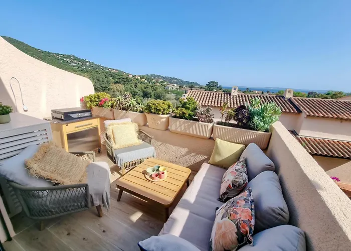 4 Stars By The Sea - Wifi - Parking - Clim